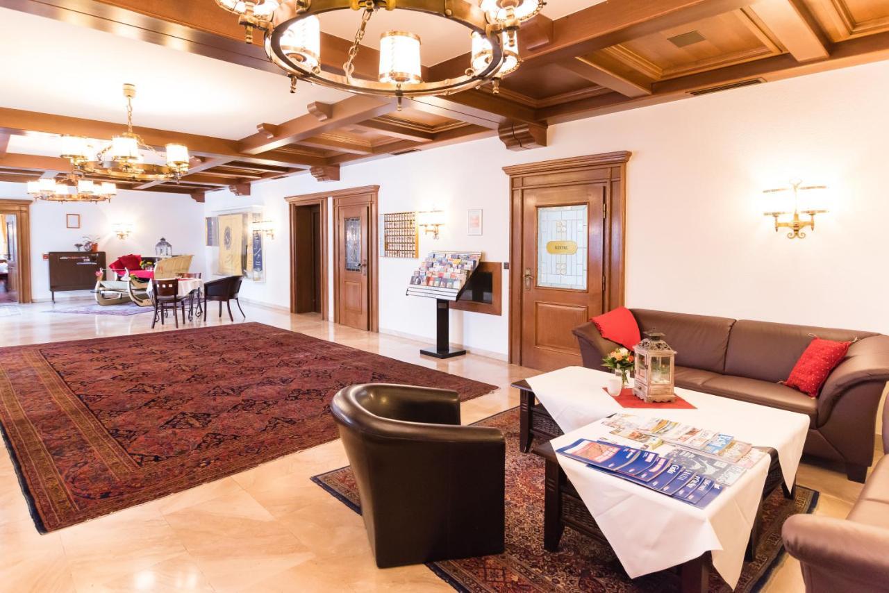 Hotel Gumberger Gmbh Garni Нойфарн-бай-Фрайзінґ Екстер'єр фото